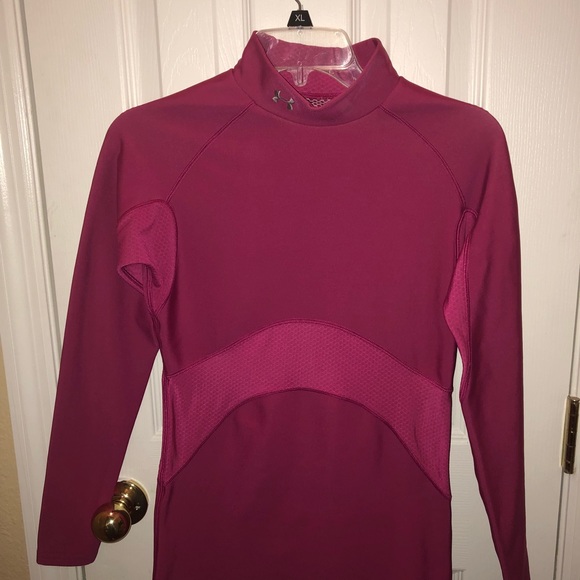 Under Armour Tops - Under Armor women’s shirt